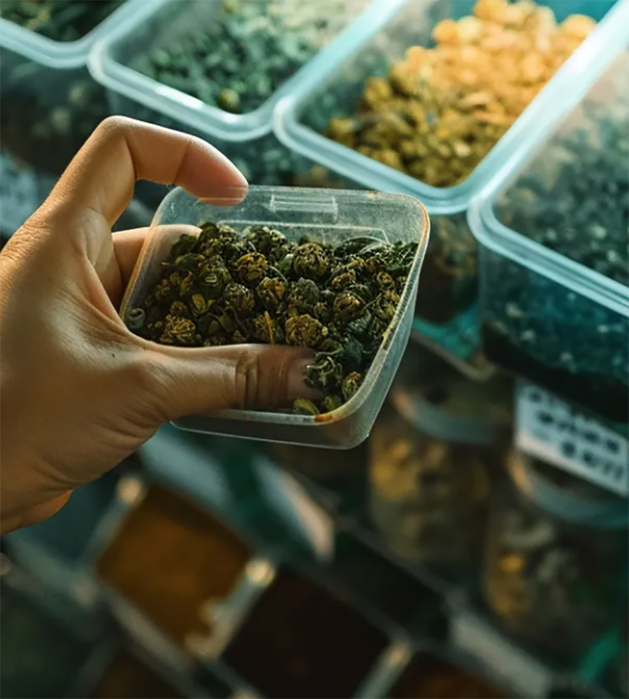 Navigating the World of Kratom: Choosing the Best Products