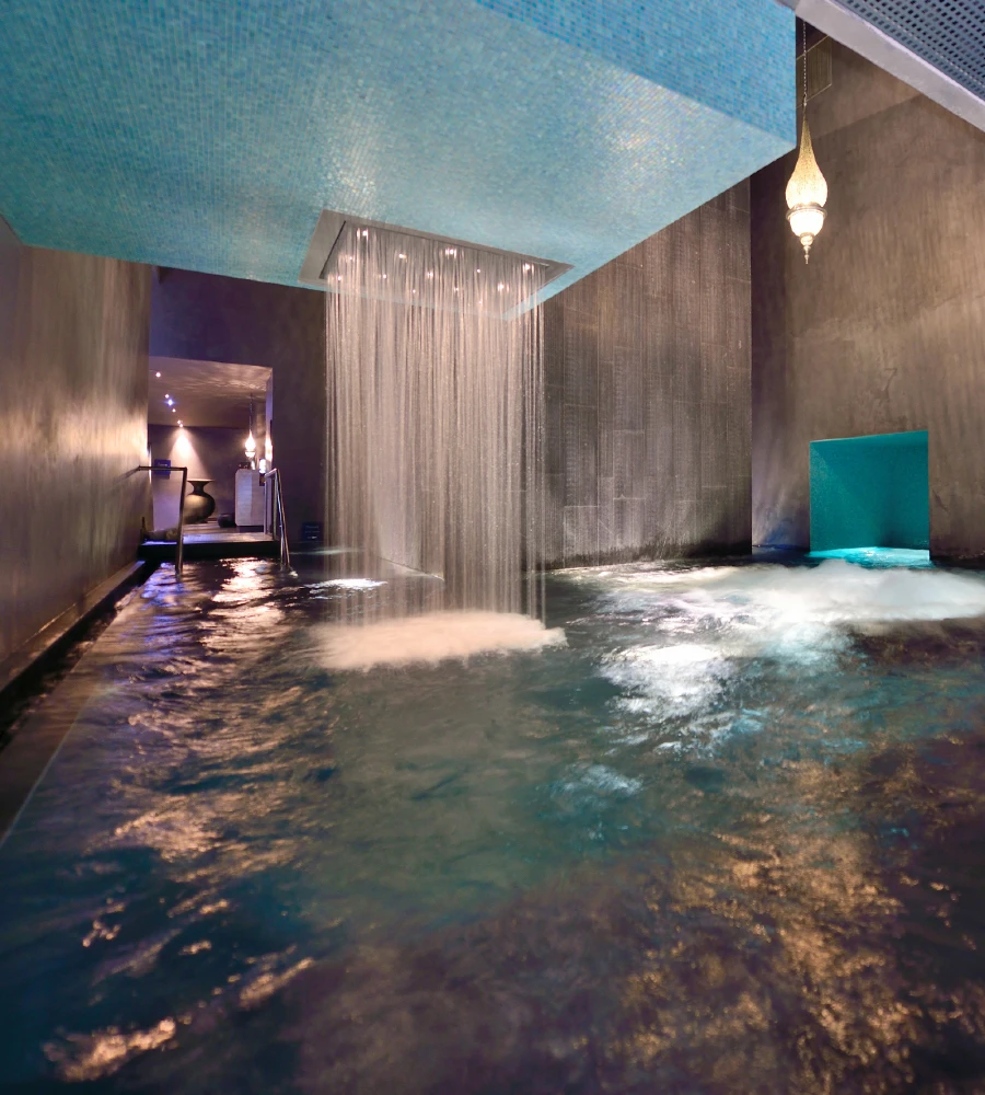 The Swimming pool at Bain Blue in Geneva