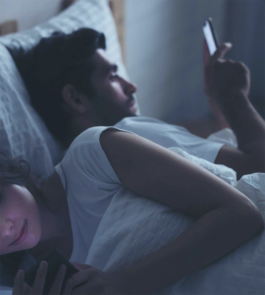 Digital Intimacy: Balancing Tech with Emotional Wellbeing