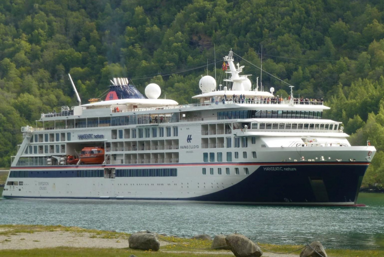 Tilsaman er det 200 passasjerar ombord i skipet.