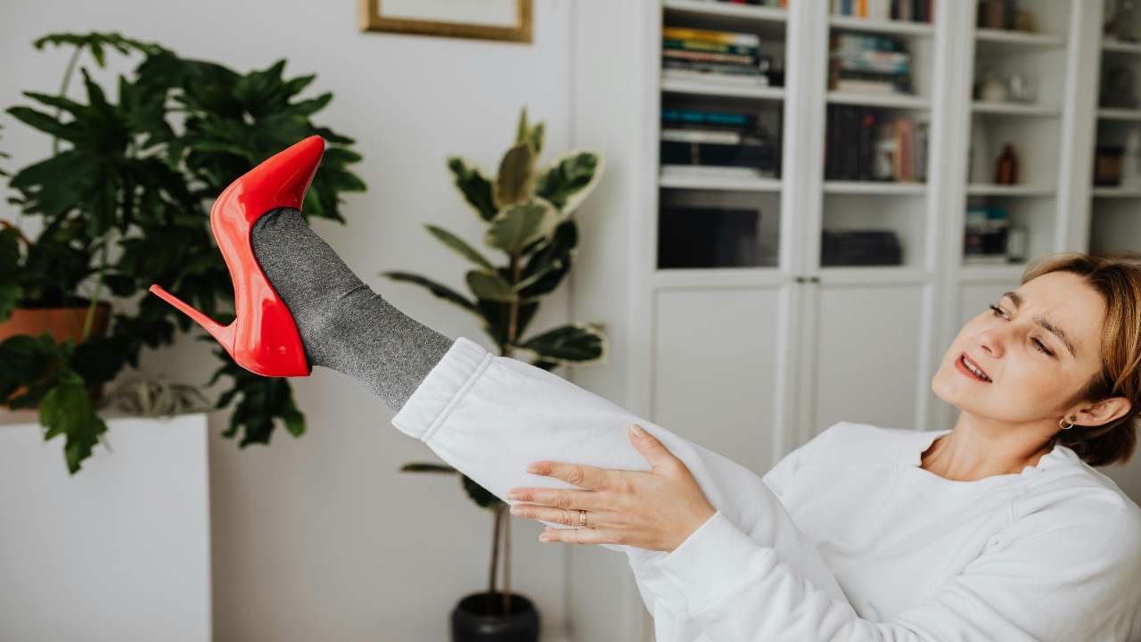 Wearing heels all day? Orthopaedic doctor warns it can cause knee problems