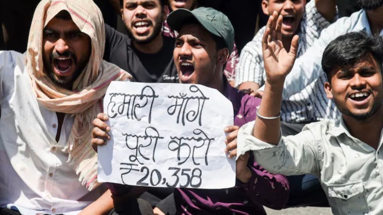 Vehicles torched, stones thrown, long jam: Workers' protest in Noida turns violent