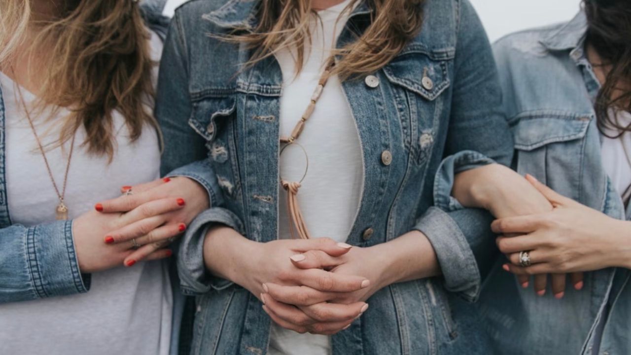 Her Circle on Instagram: "Women’s pain has always been treated like something to tolerate first and explain later. And over time, that turns into a pattern where even they start second-guessing what their body is trying to say.

It shows up in the way pain gets softened while describing it. Appointments turn into explanations and being 'strong' somehow becomes a reason to not be taken seriously. You learn to endure and then you’re still asked to prove that it’s real.

The cost of that isn’t abstract. It’s delayed diagnoses, worsening conditions. At some point, this stops being about resilience and starts being about neglect.

(fyp, explore, women, healthcare, pain gap, gender bias)

#HerCircle #HerCircleCommunity #HerCircleHasNoLimit"