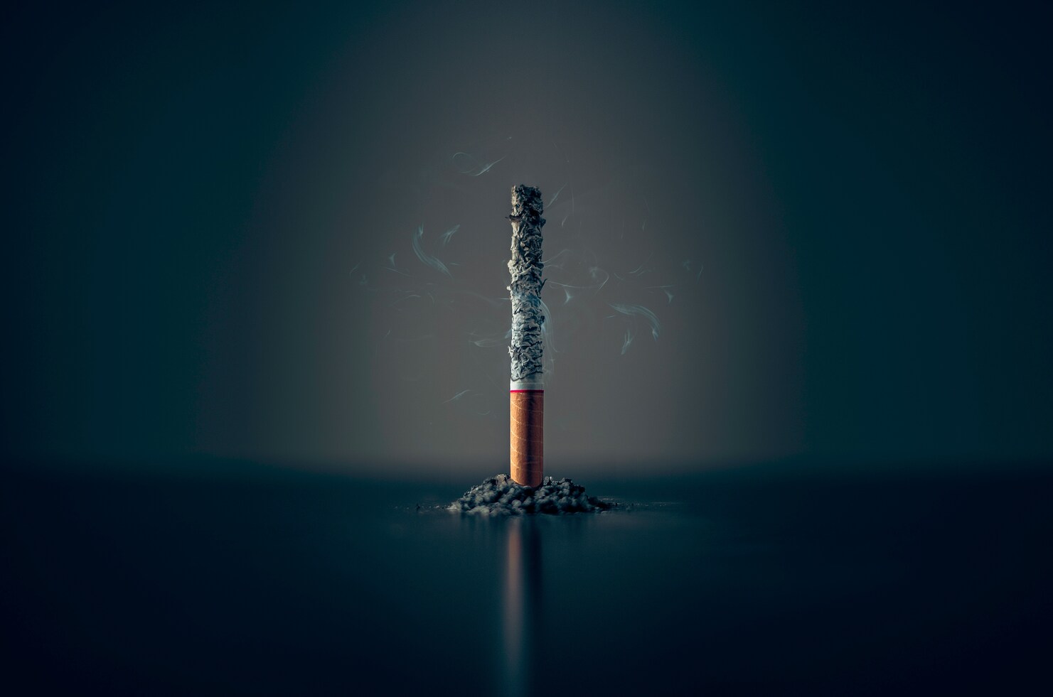 U.K. agrees ban on cigarette sales for people born after 2008