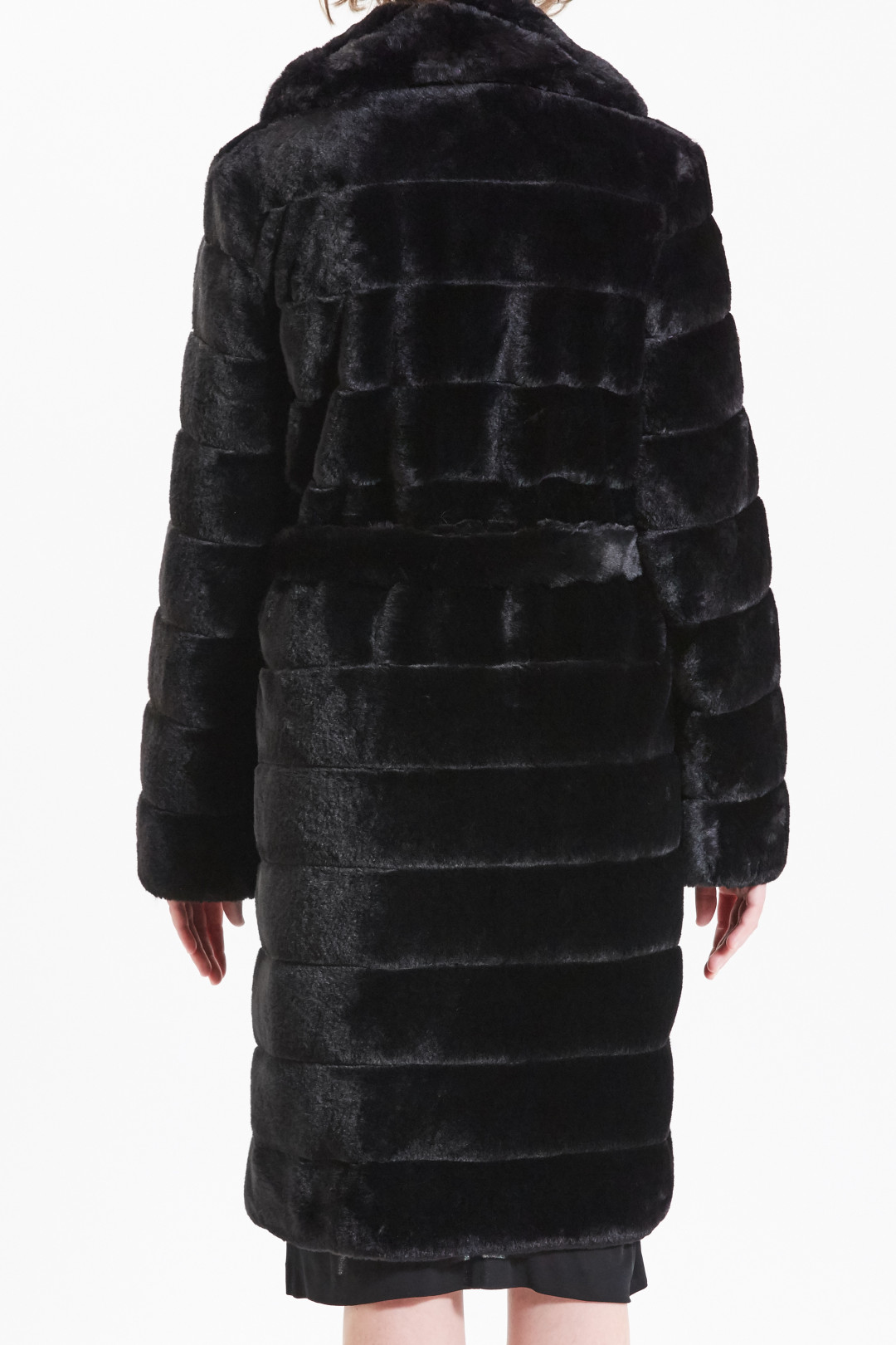 Linda - Noir Raye by  on curated-crowd.com