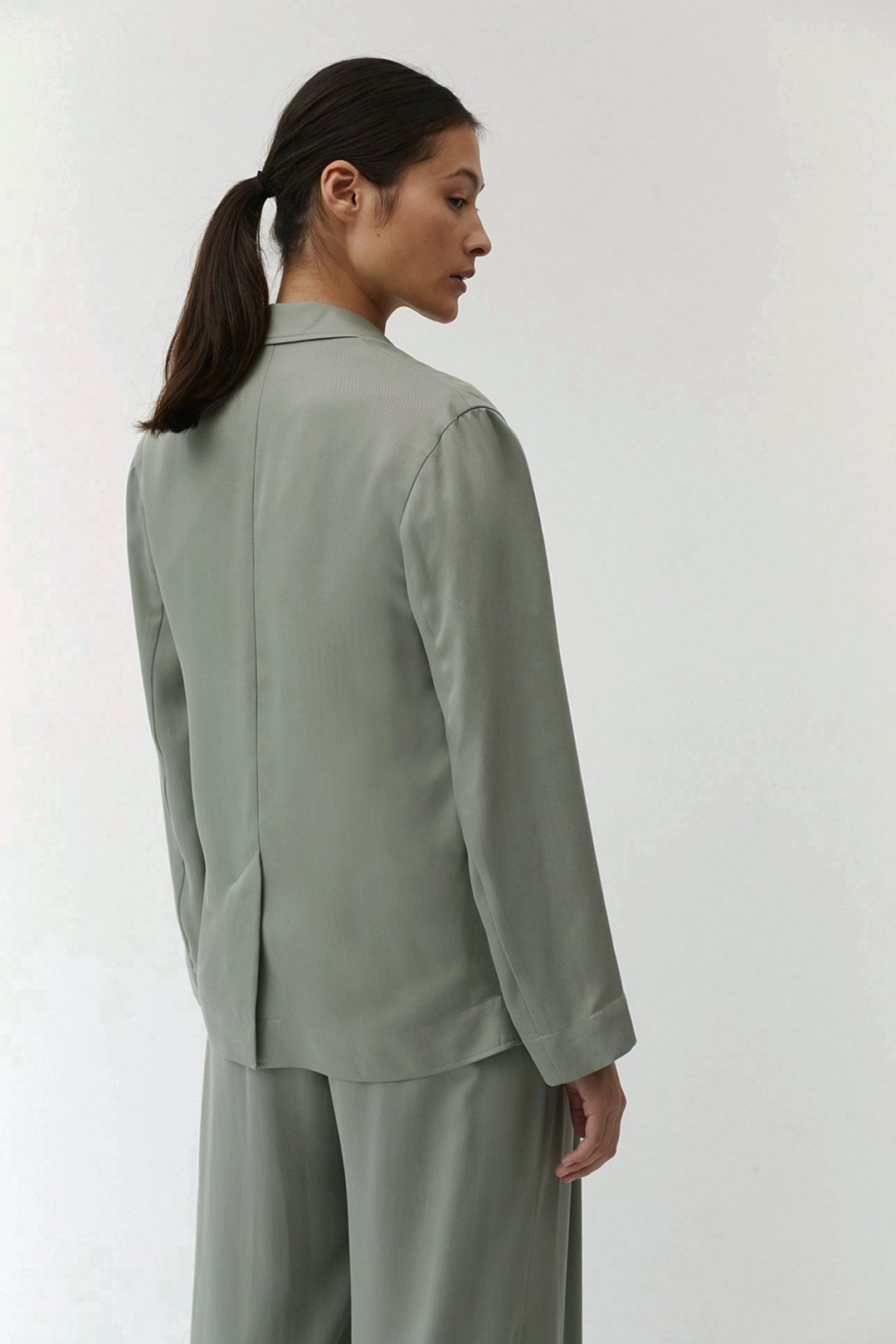 The Array Relaxed Blazer in Sage Tencel - UK 8