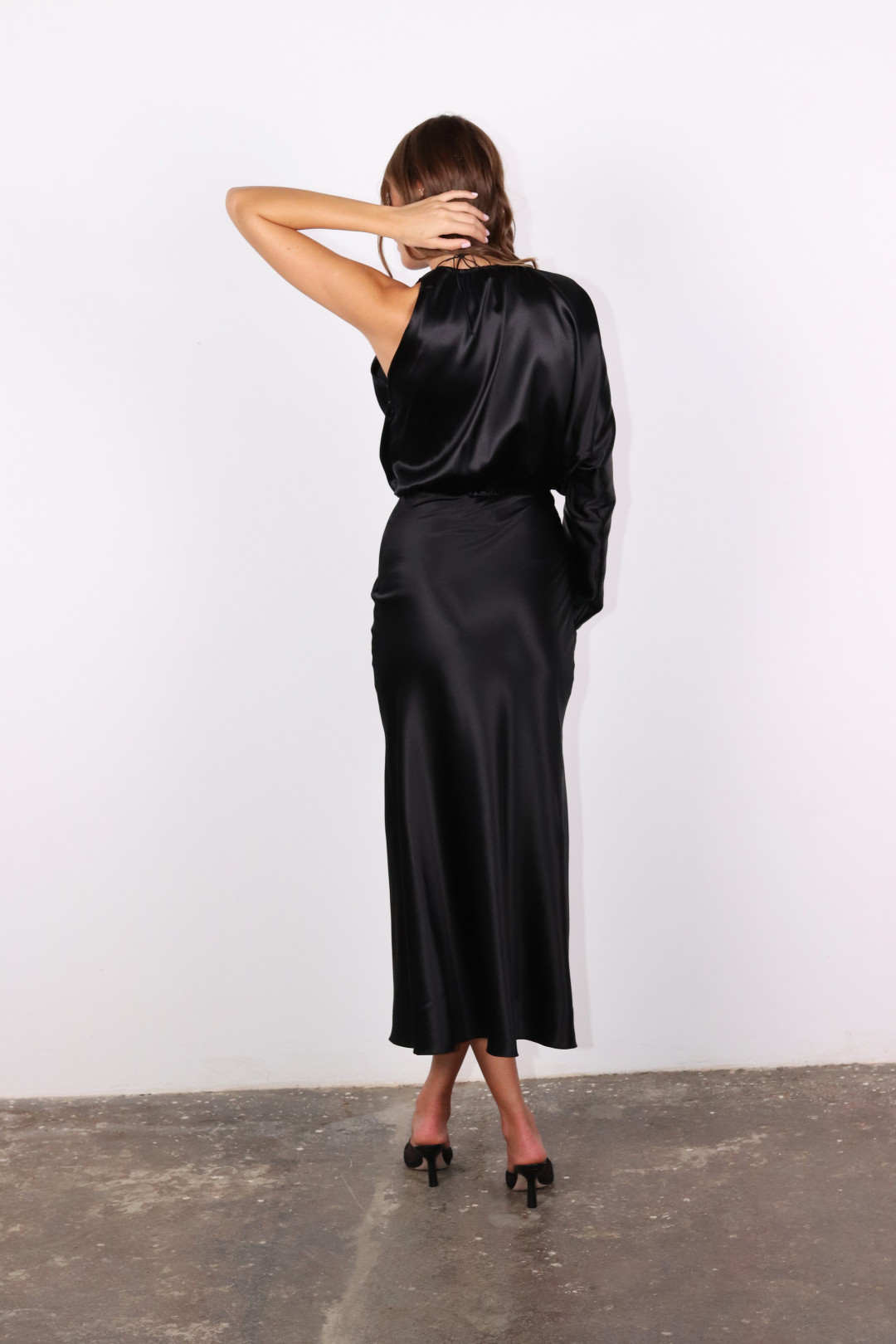 Vicky Evening Dress by Manurí on curated-crowd.com