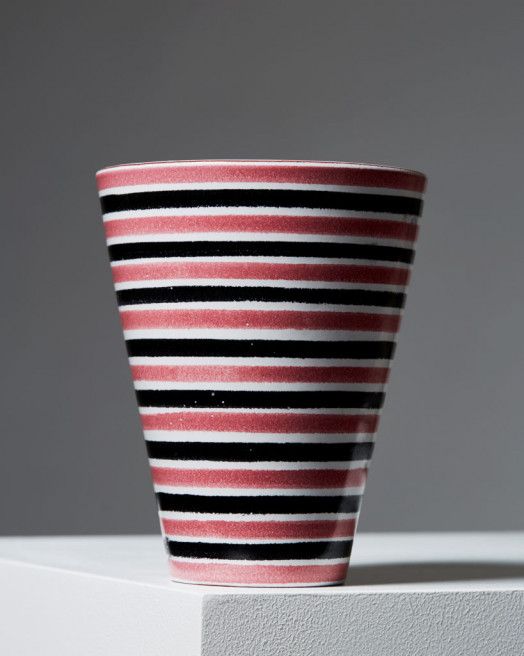 Vase designed by Stig Lindberg for Gustavsberg by  on curated-crowd.com