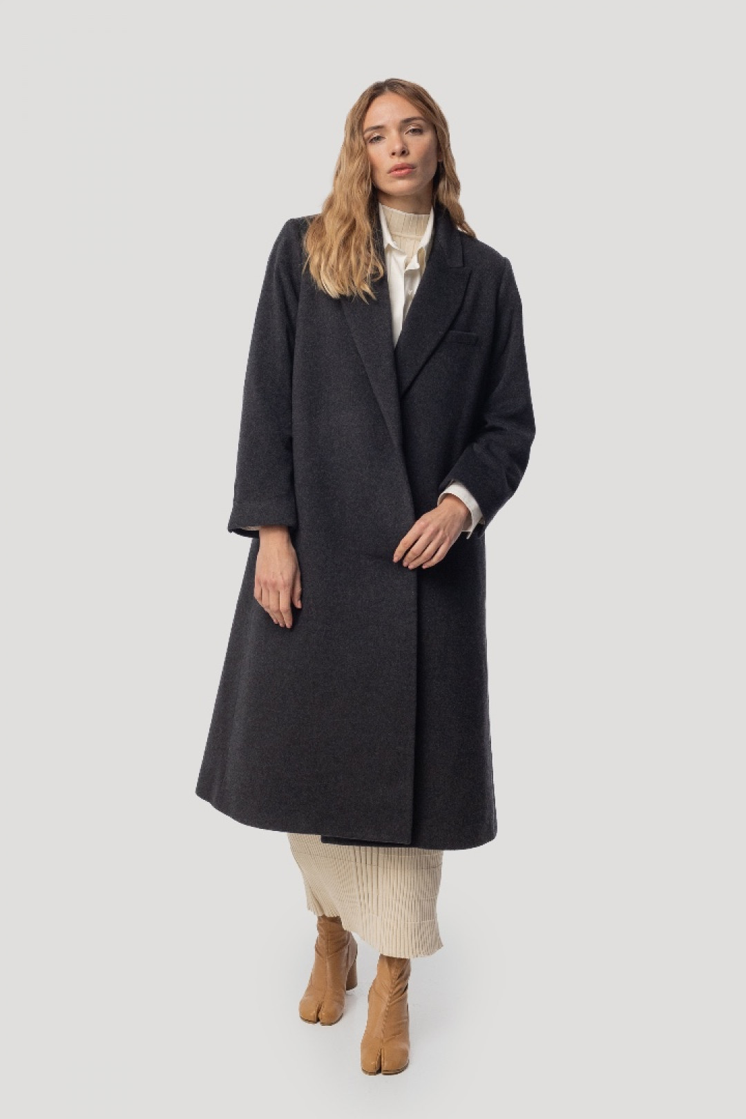 Timeless Cashmere Coat by Inner Tiger on curated-crowd.com