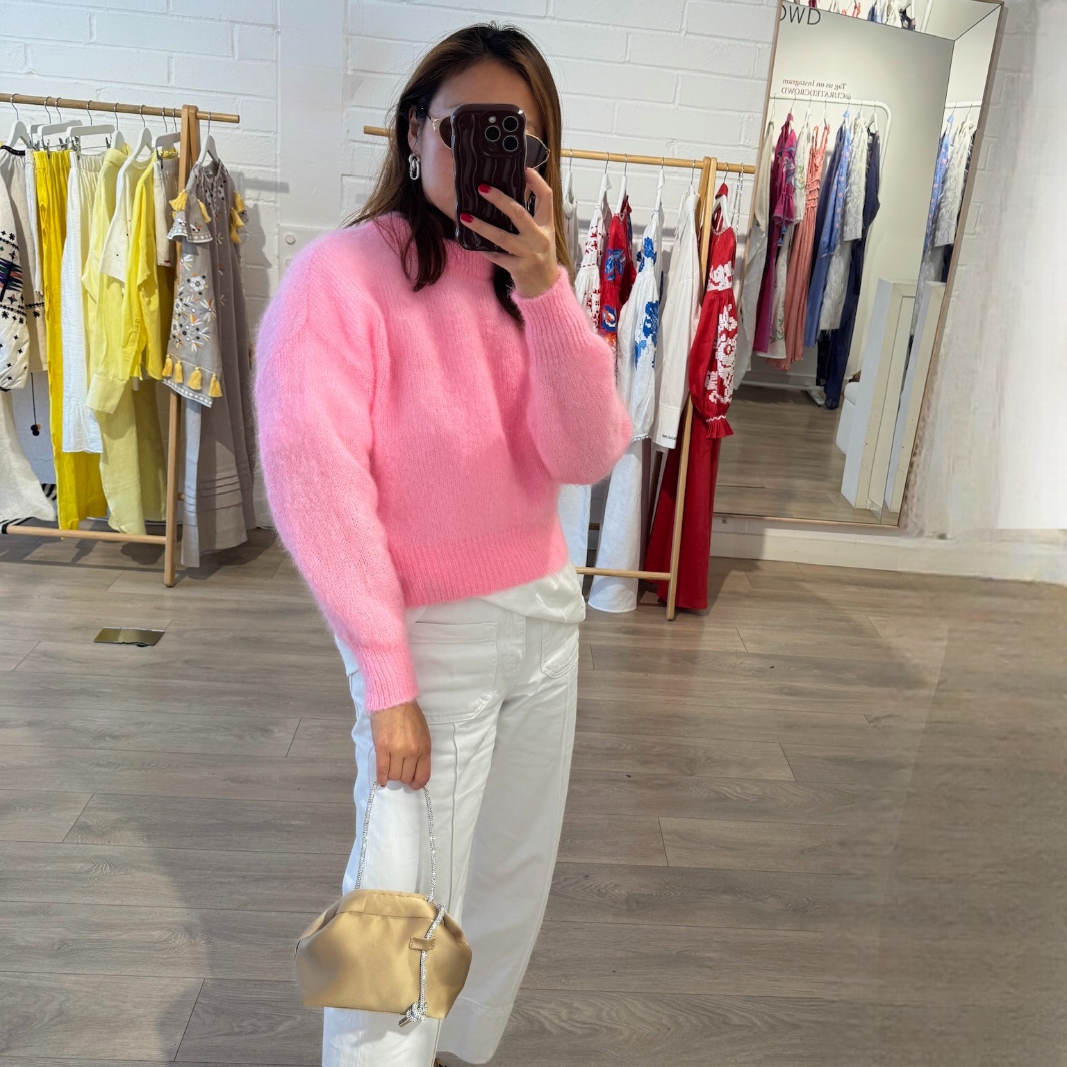 Surprise Paris on curated-crowd.com