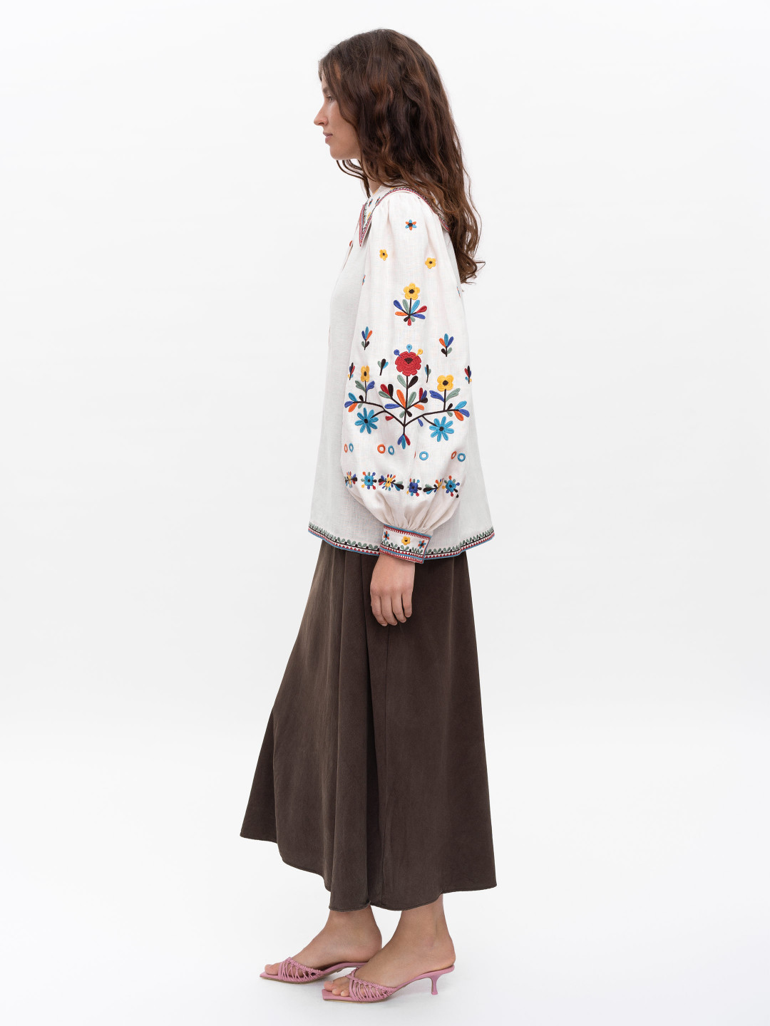 White Embroidered 'Vyshyvanka Yavir' Blouse by Etnodim on curated-crowd.com