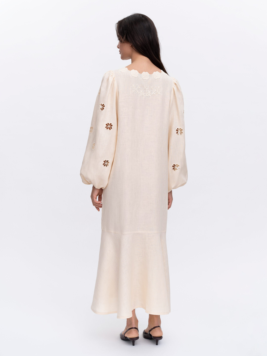 Embroidered Dress 'Yasmyn' by Etnodim on curated-crowd.com