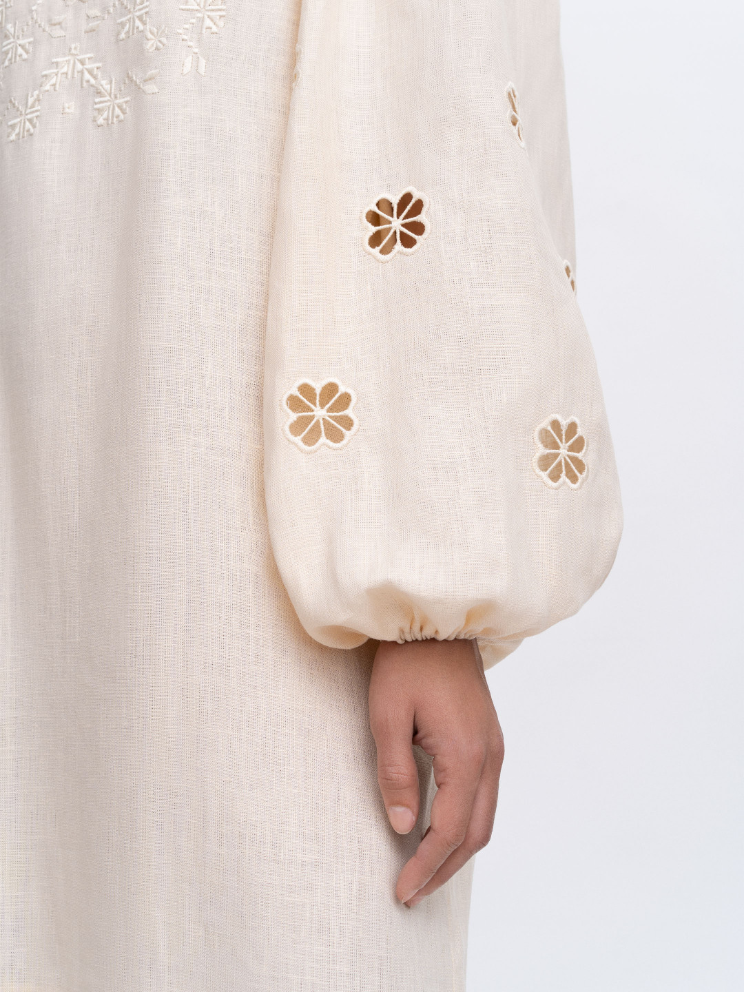 Embroidered Dress 'Yasmyn' by Etnodim on curated-crowd.com