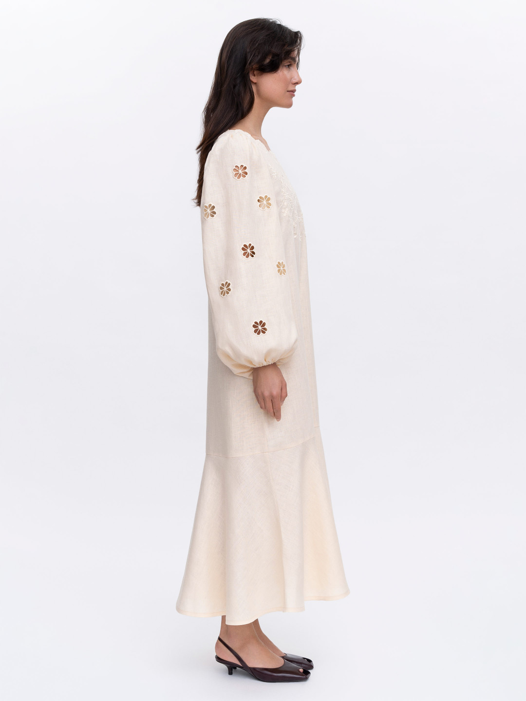 Embroidered Dress 'Yasmyn' by Etnodim on curated-crowd.com