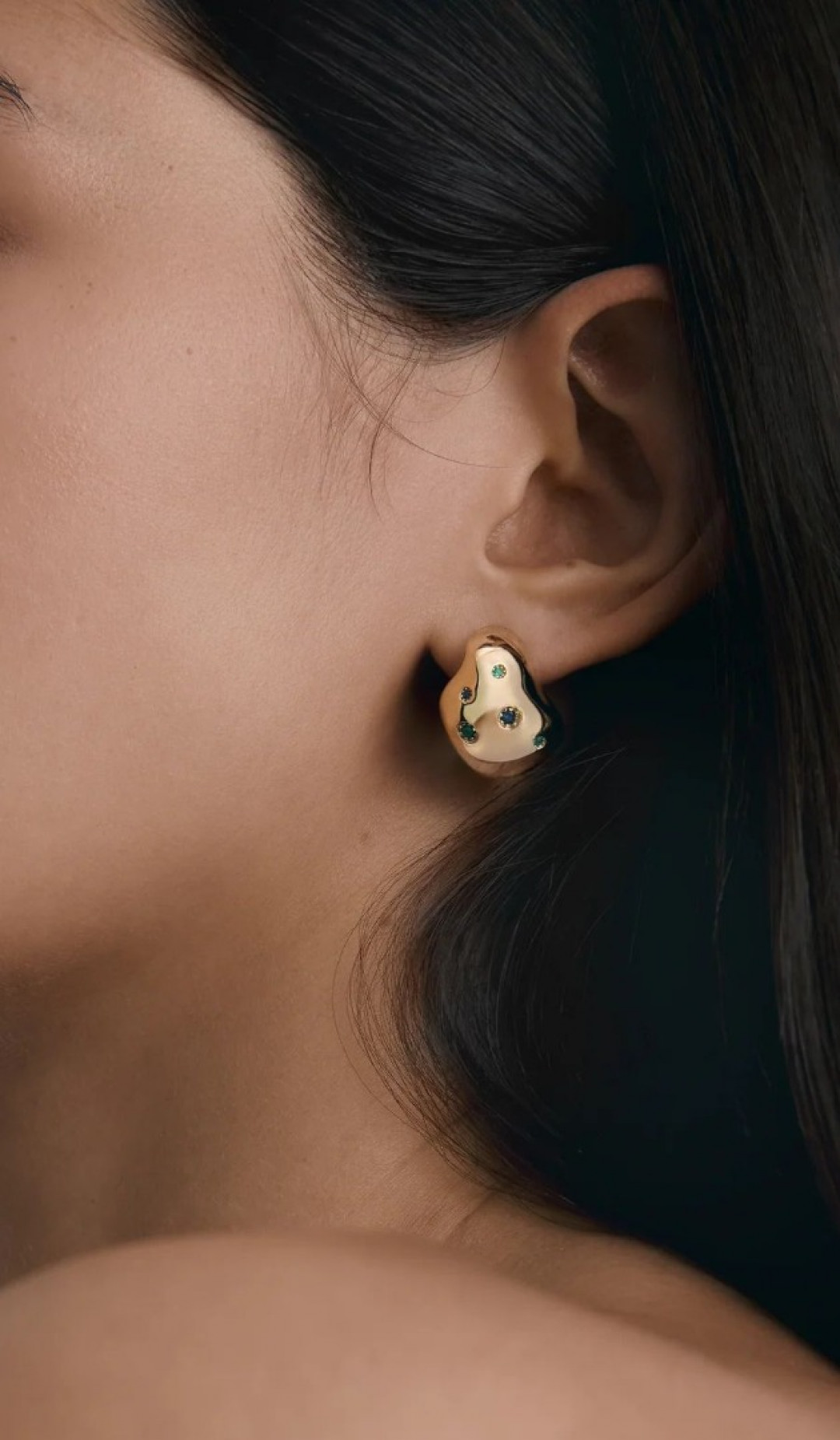 Shapeless Hoop Emerald and Sapphire by BOULO on curated-crowd.com