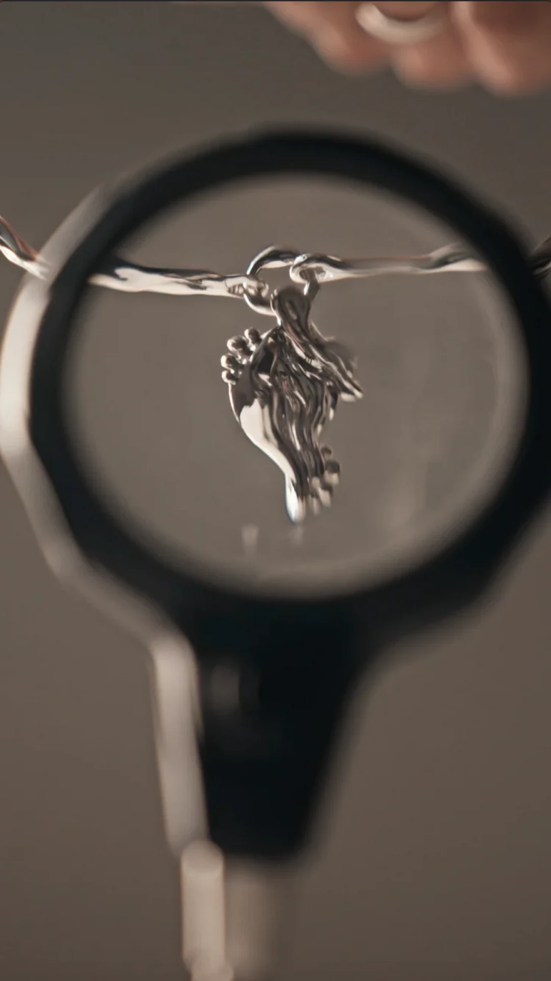 Interchangeable Dos Amores Nec by Jude Benhalim on curated-crowd.com