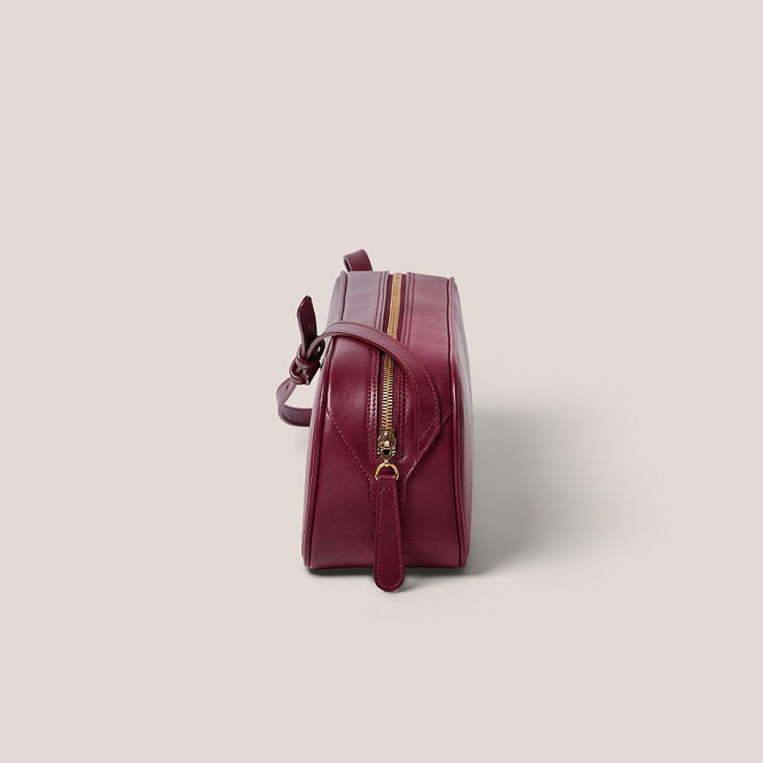 Stella East-West Leather Bag by CABĀ on curated-crowd.com