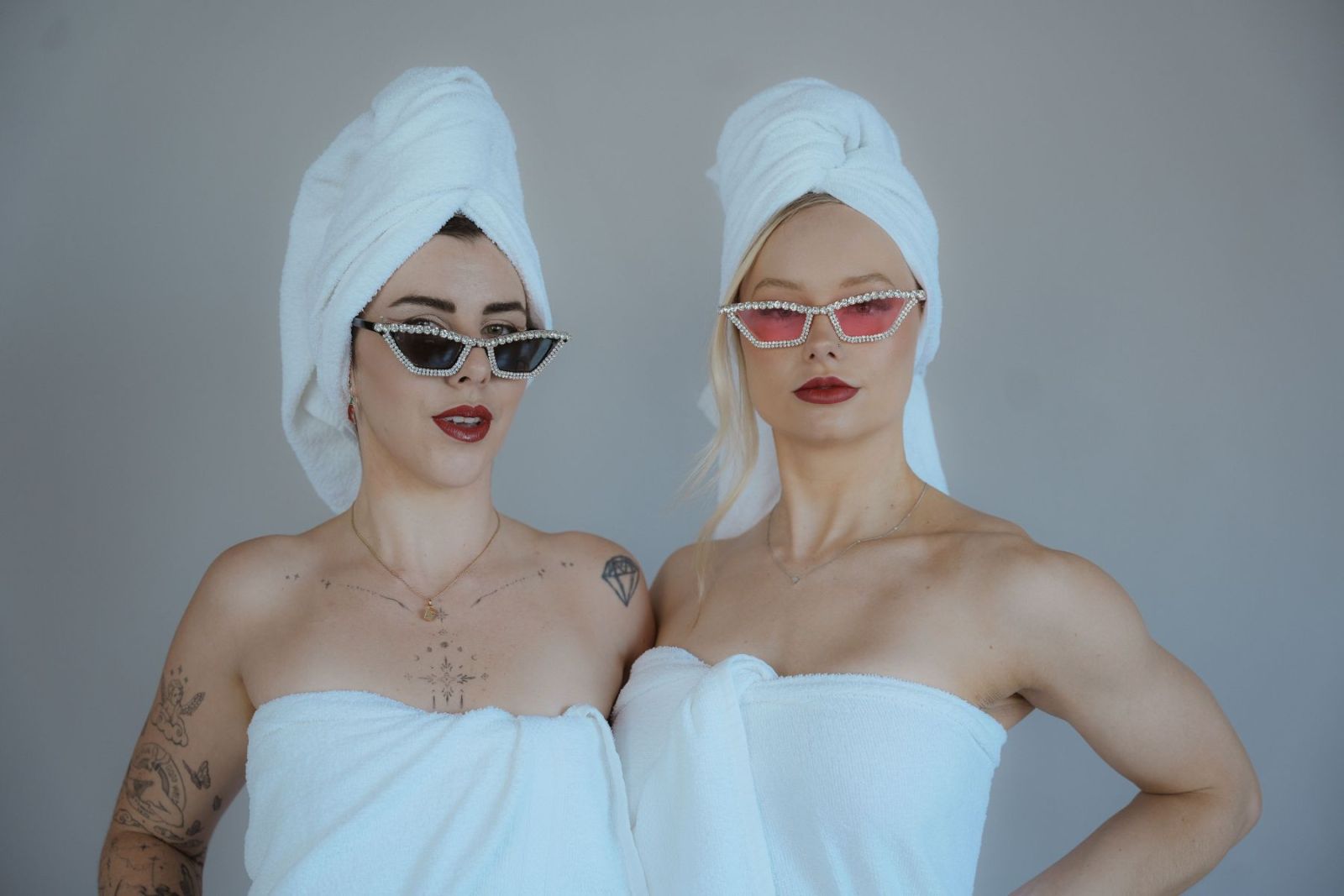 Club Cartier: Ecdysiast cabaret review – Diamonds, feathers and tease