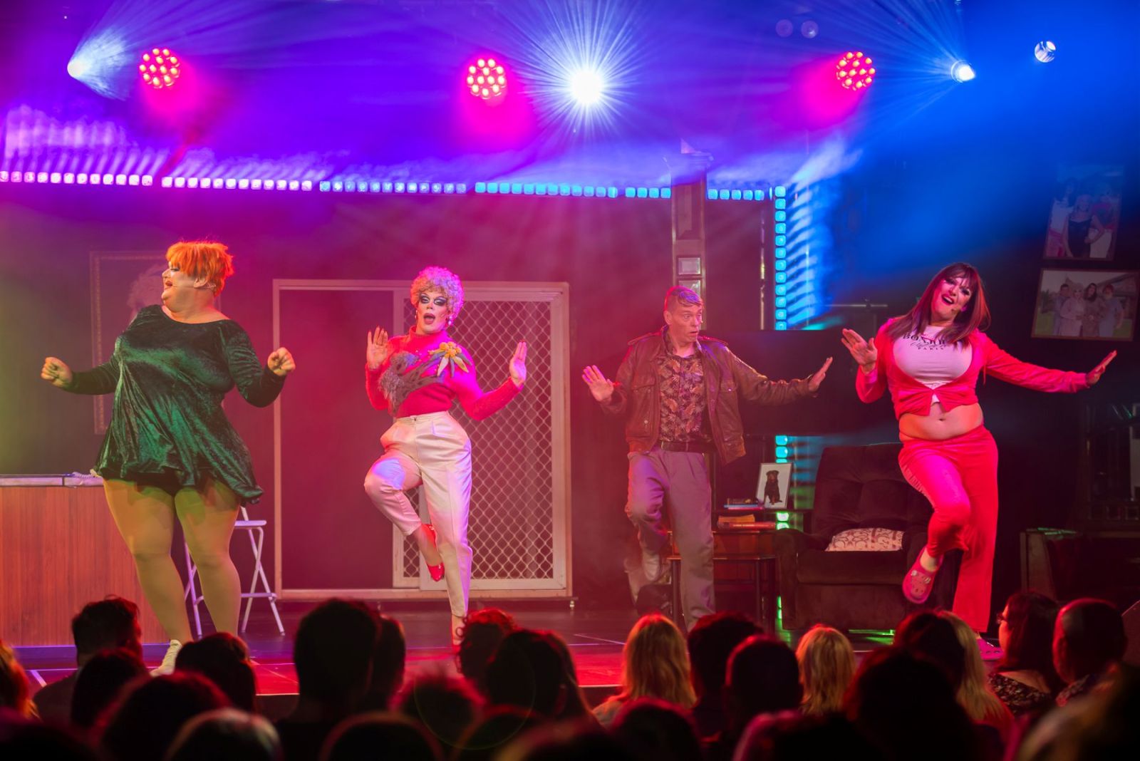 Fountain Lakes: Y2K comedy review – Serving up nostalgia