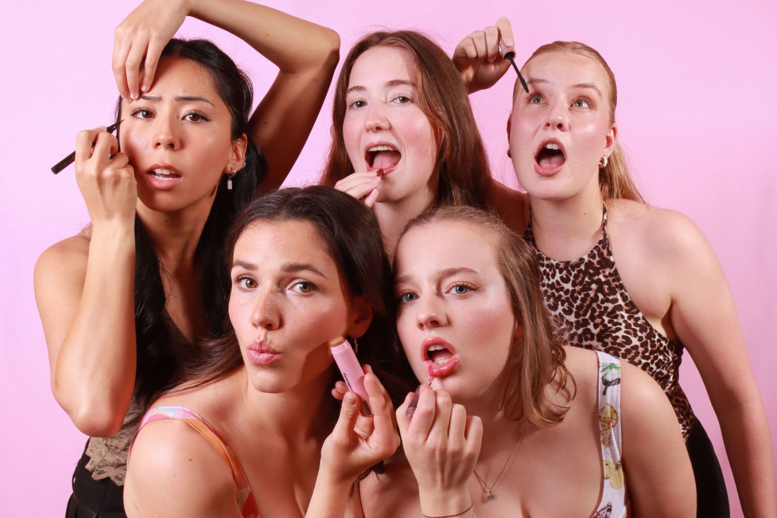 Fringe Review: Girlhood In The Bathroom theatre review – Powder room confessions