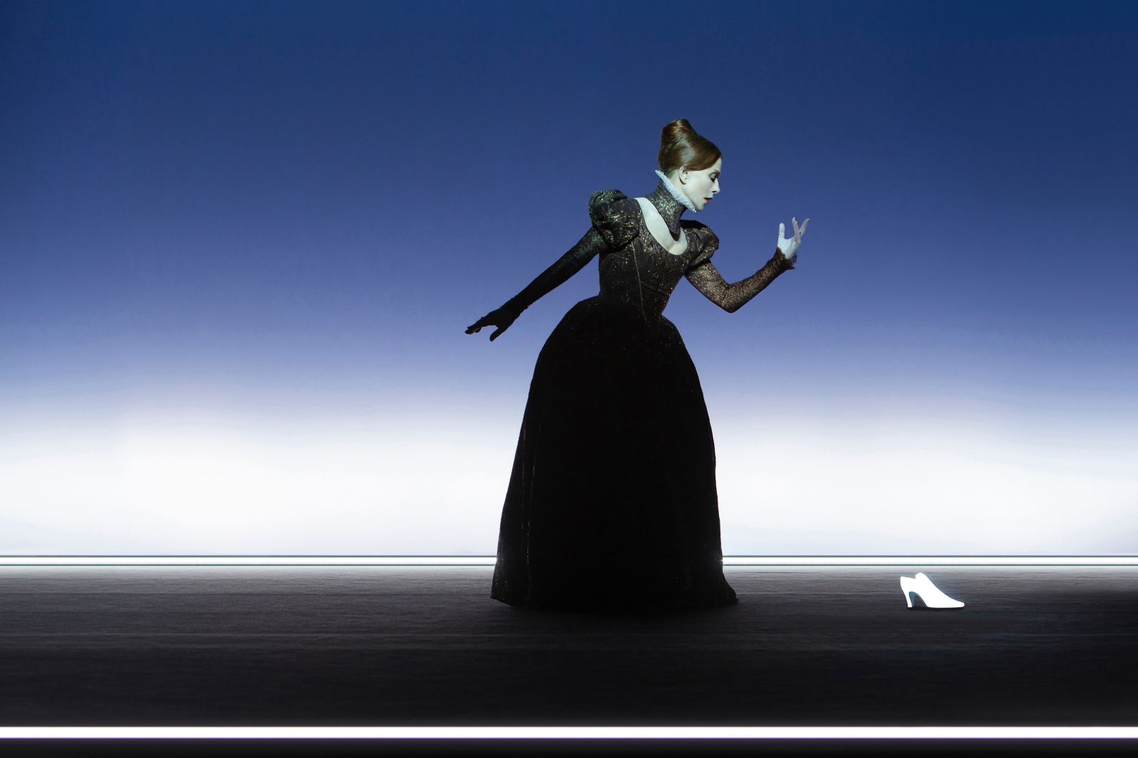 Mary Said What She Said theatre review: Queen of shadows