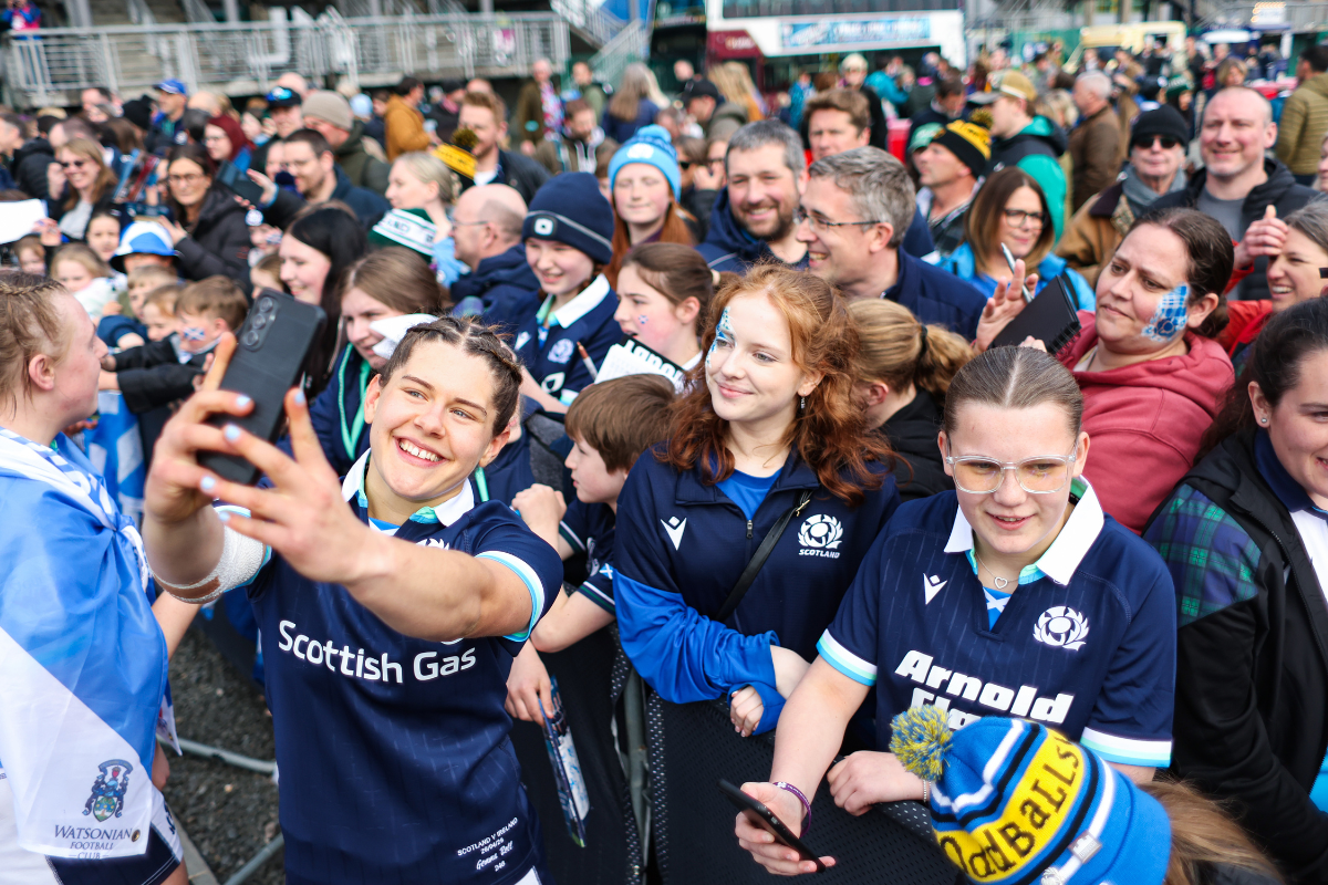 Be a part of a record-breaking crowd at the Women's Six Nations