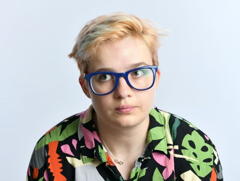 Cerys Bradley: Not Overthinking Things 2019 comedy review – Ramshackle and unfocused sophomore hour