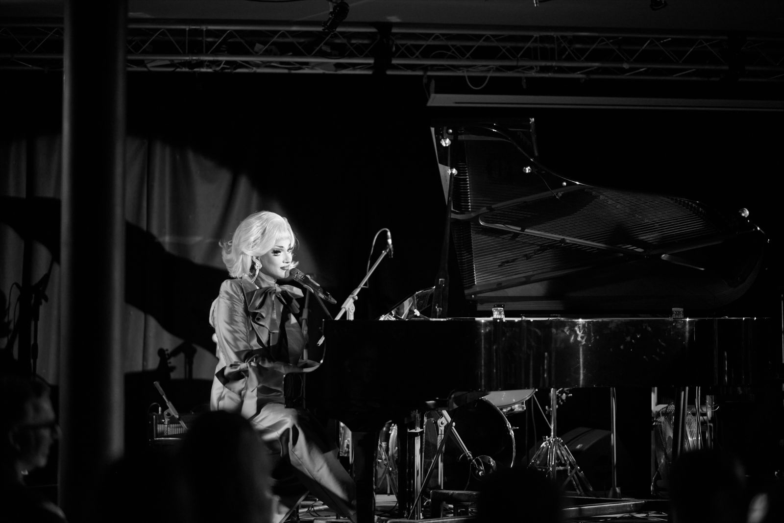 Skank Sinatra cabaret review: Old Blue Eyes remixed