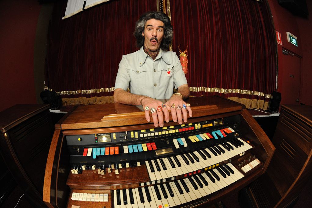 Barry Morgan’s Home Organ Party Experience! comedy review – A ticklish joy