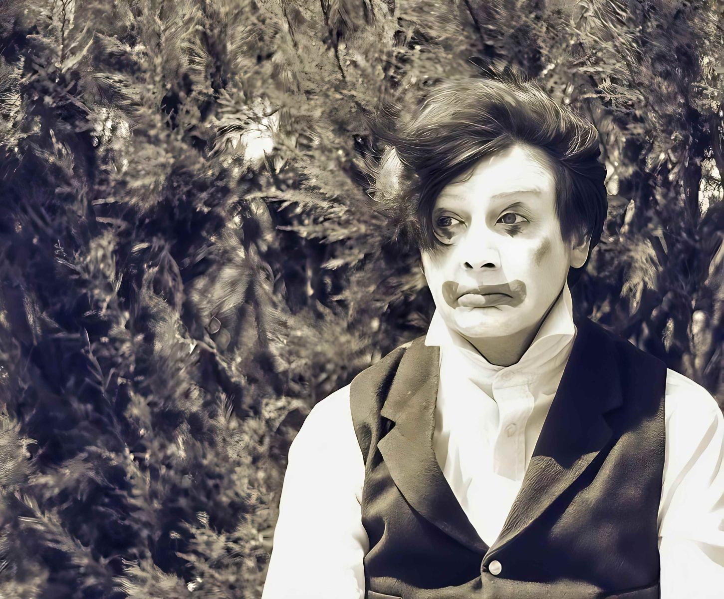 Scaramouche Jones theatre review – Finding humour in the dark