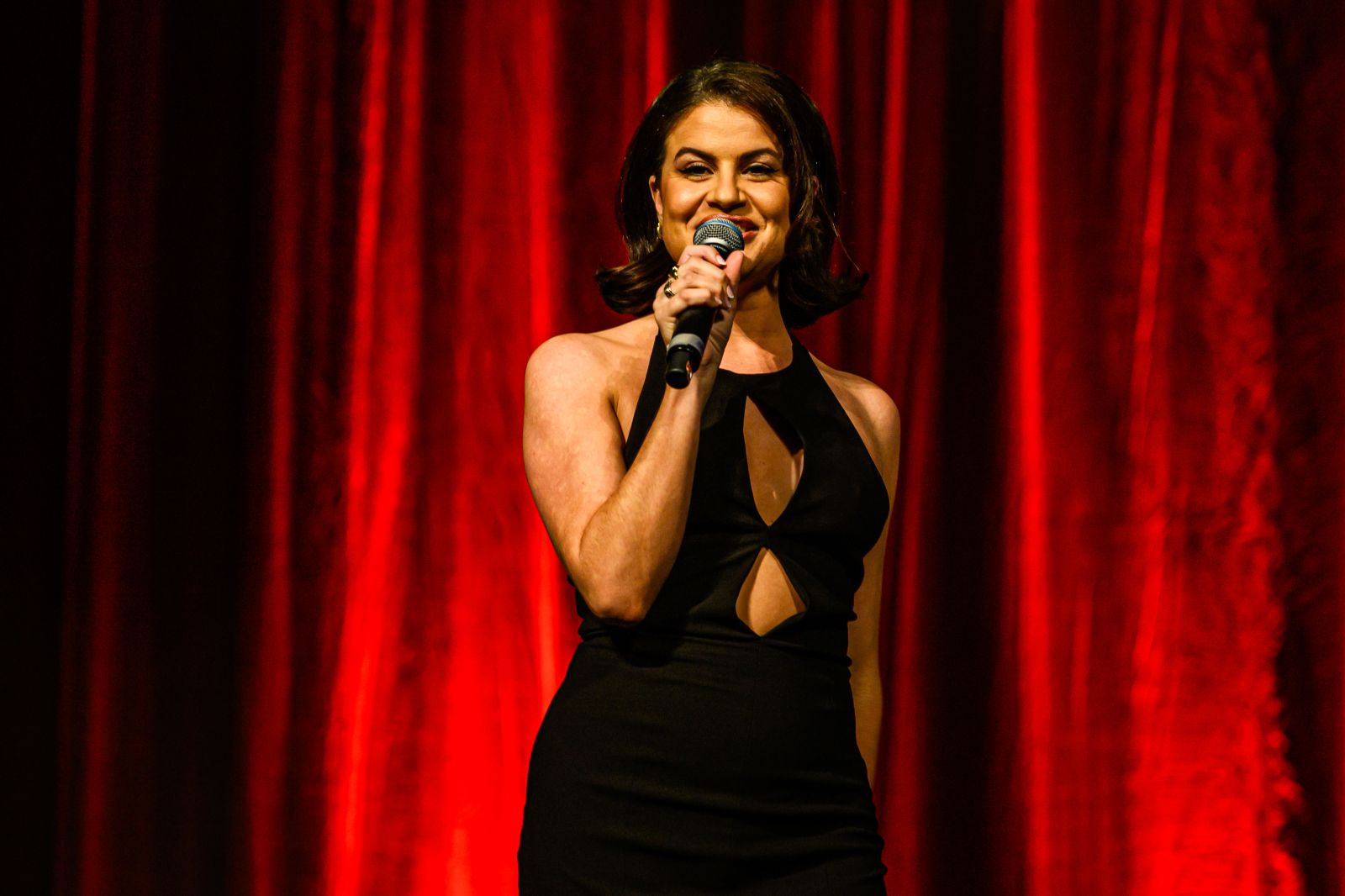 Elouise Eftos on developing her on-stage image: 'I’d wear what I wore on a night out'