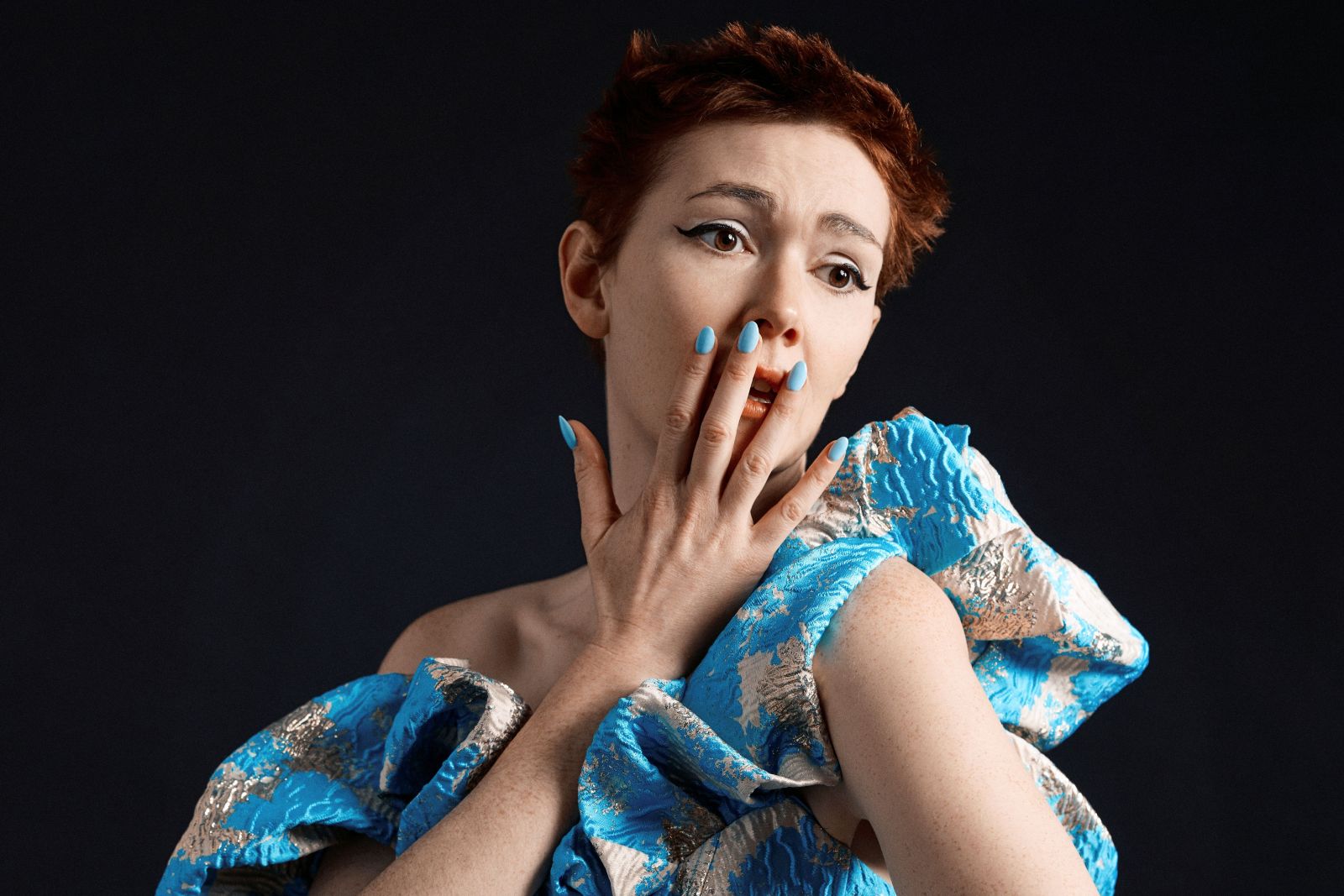 Elf Lyons Is The Woman On The Edge comedy review: Clever and profound