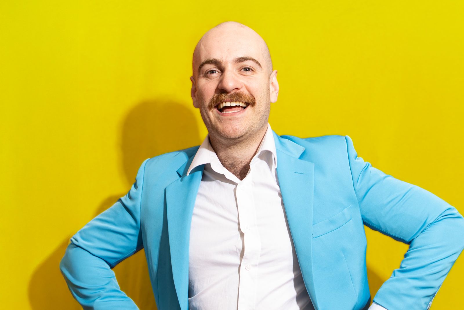 Man Sings The Same Song Over And Over Again For An Hour comedy review: Pure, masterful joy