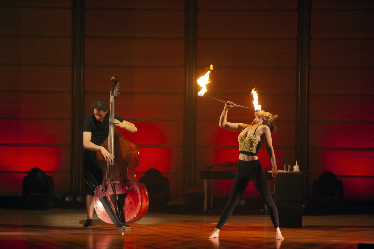 Tale of the Firebird – Concerto for Violin, Fire & Acrobatic Orchestra physical theatre review: Fire and fury