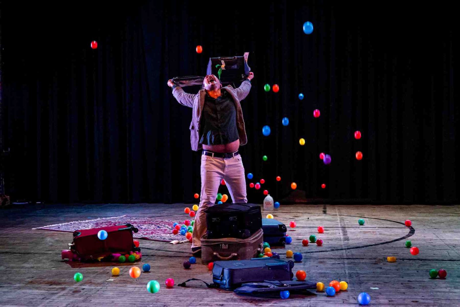 Foriegner theatre review: Offbeat, eccentric chaos