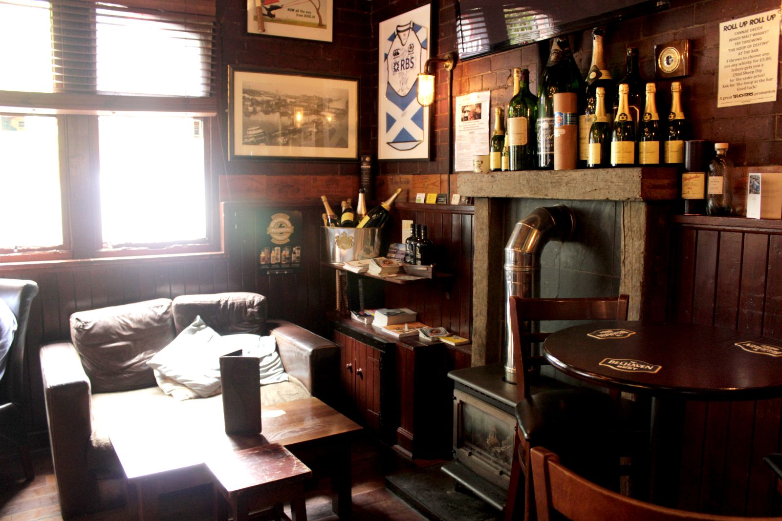 11 bars on and around Leith Shore
