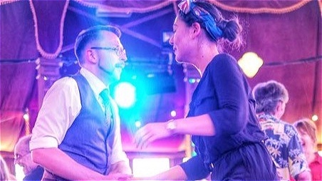 Swingin' at the Spiegel