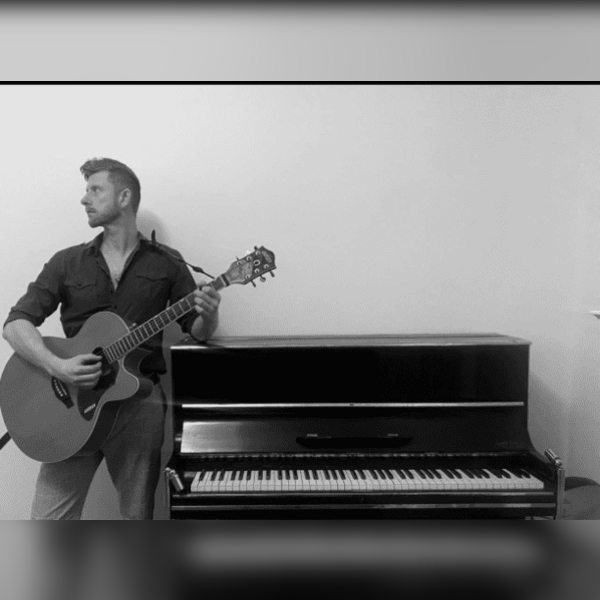 Daniel Iveson - Complimentary Live Music