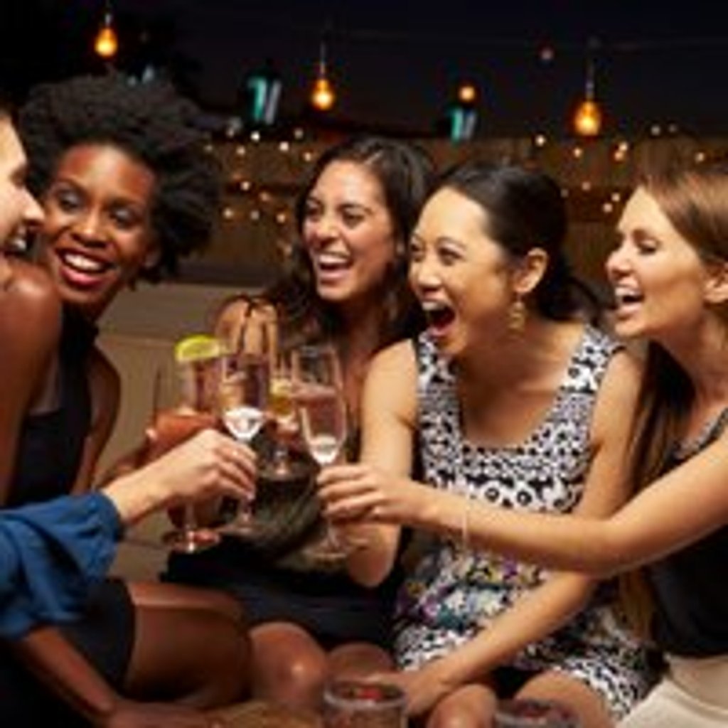 80s 90s Party & Welcome Drink @ Loop Bar