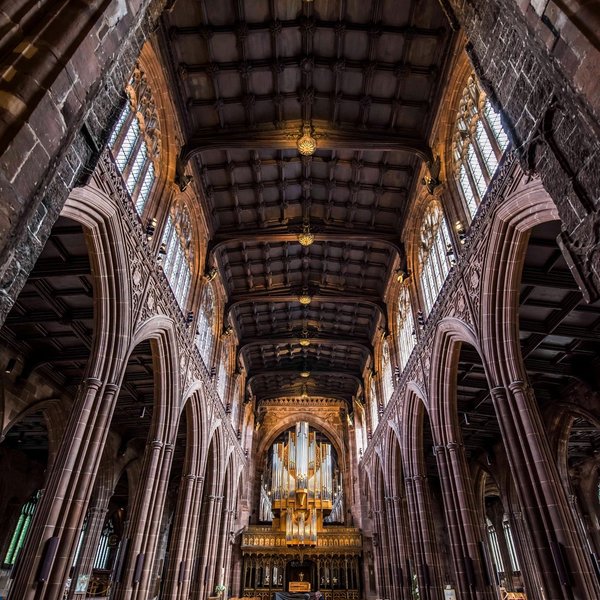 Lovely Laura & Ben Santiago Live