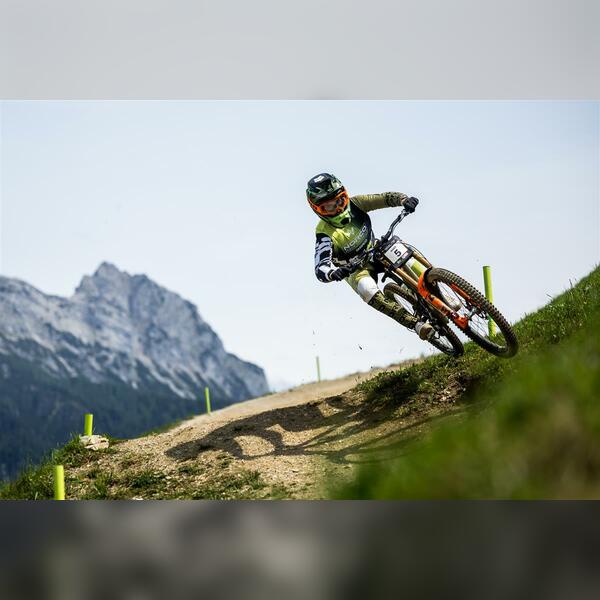 Danny Hart - Won't Sit Down