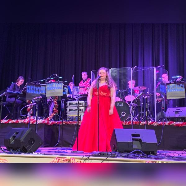 A Christmas Cracker: Christmas Music, Song and Celebration