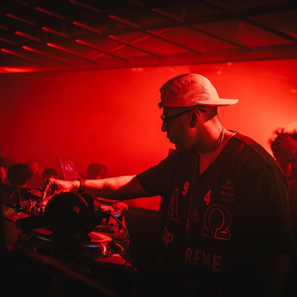 The London Freshers UV Rave