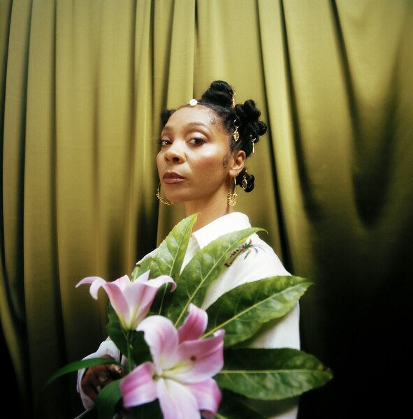 Hollie Cook: Live + Signing