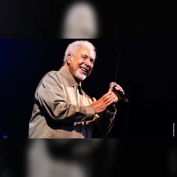 Tom Jones, Scarborough Open Air Theatre, Stone Foundation