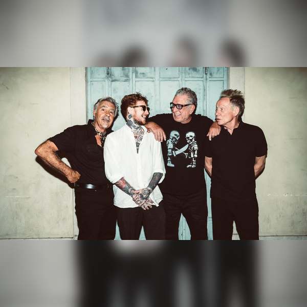 Sex Pistols (Paul Cook, Steve Jones, Glen Matlock) featuring Frank Carter