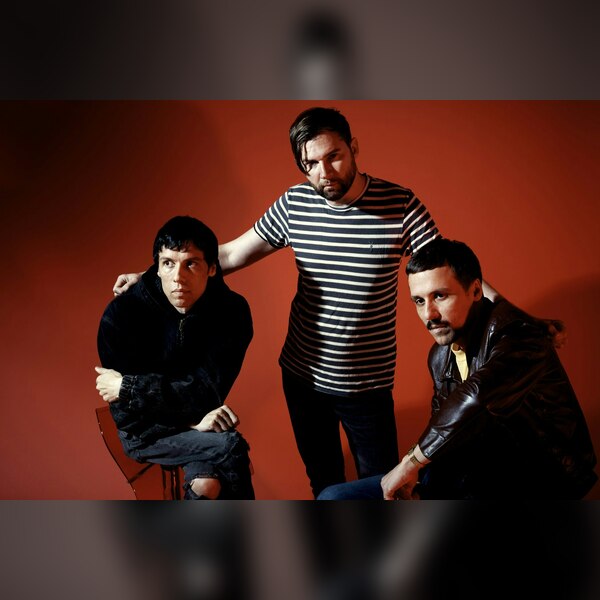 The Cribs: Live Performance