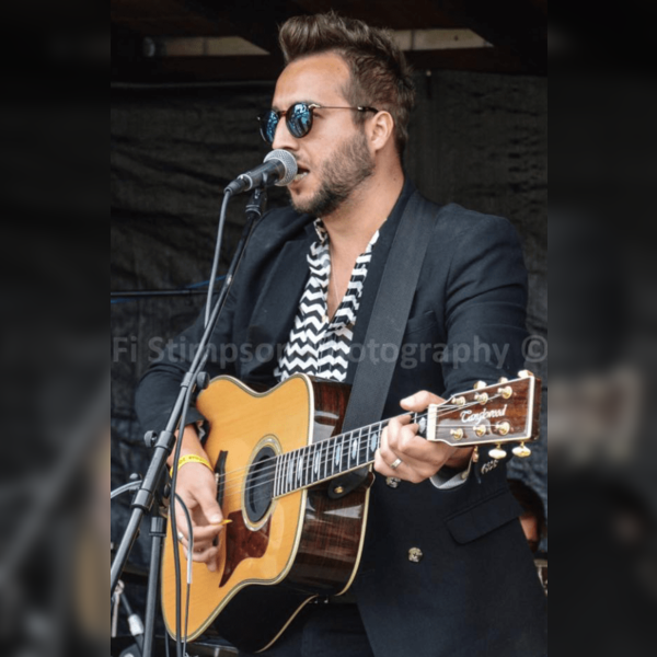 Acoustic Night with Si Dartford