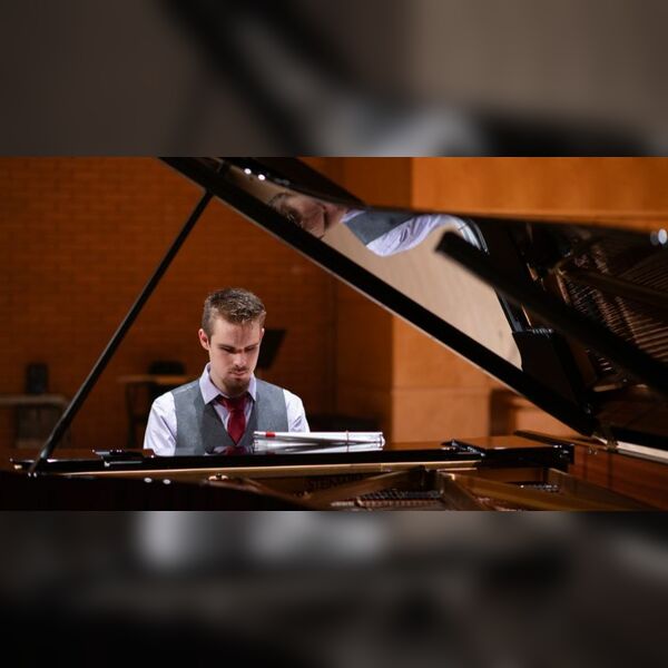 Ethan Loch, Piano