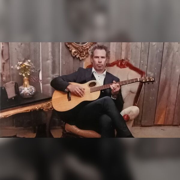 Leighton (Lr) Phoenix